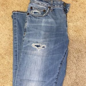 American eagle ripped distressed jeans